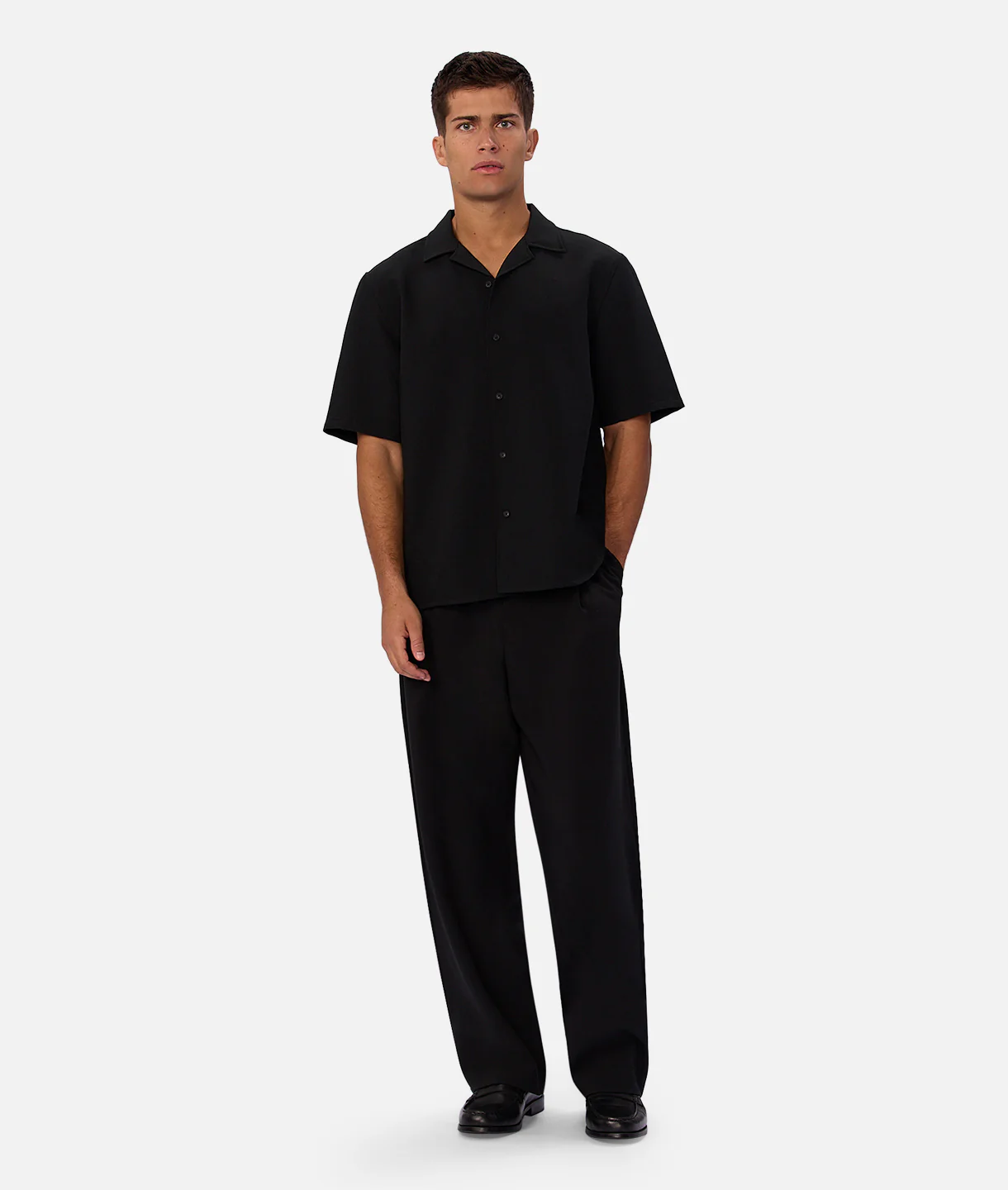 The Lightweight Lusso Short Sleeve Shirt - Black
