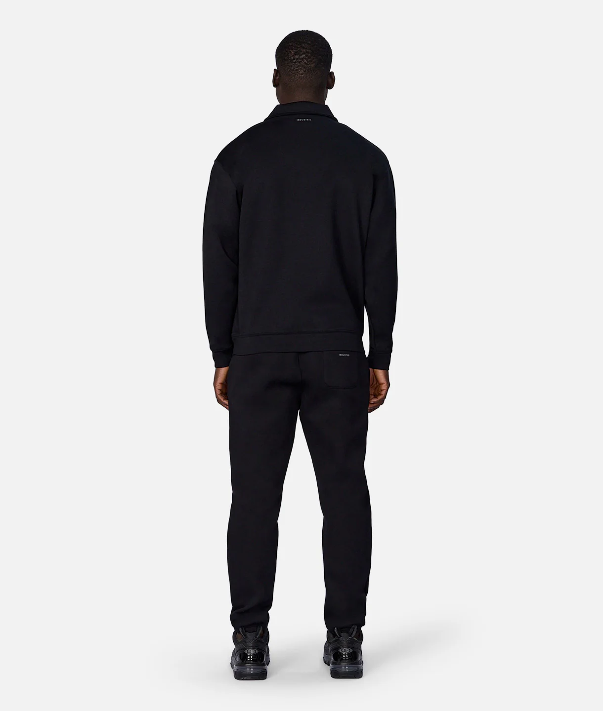 3018-the-tech-del-sur-sweatpant-solid-black-4.webp The Tech Del Sur Sweatpant - Solid Black