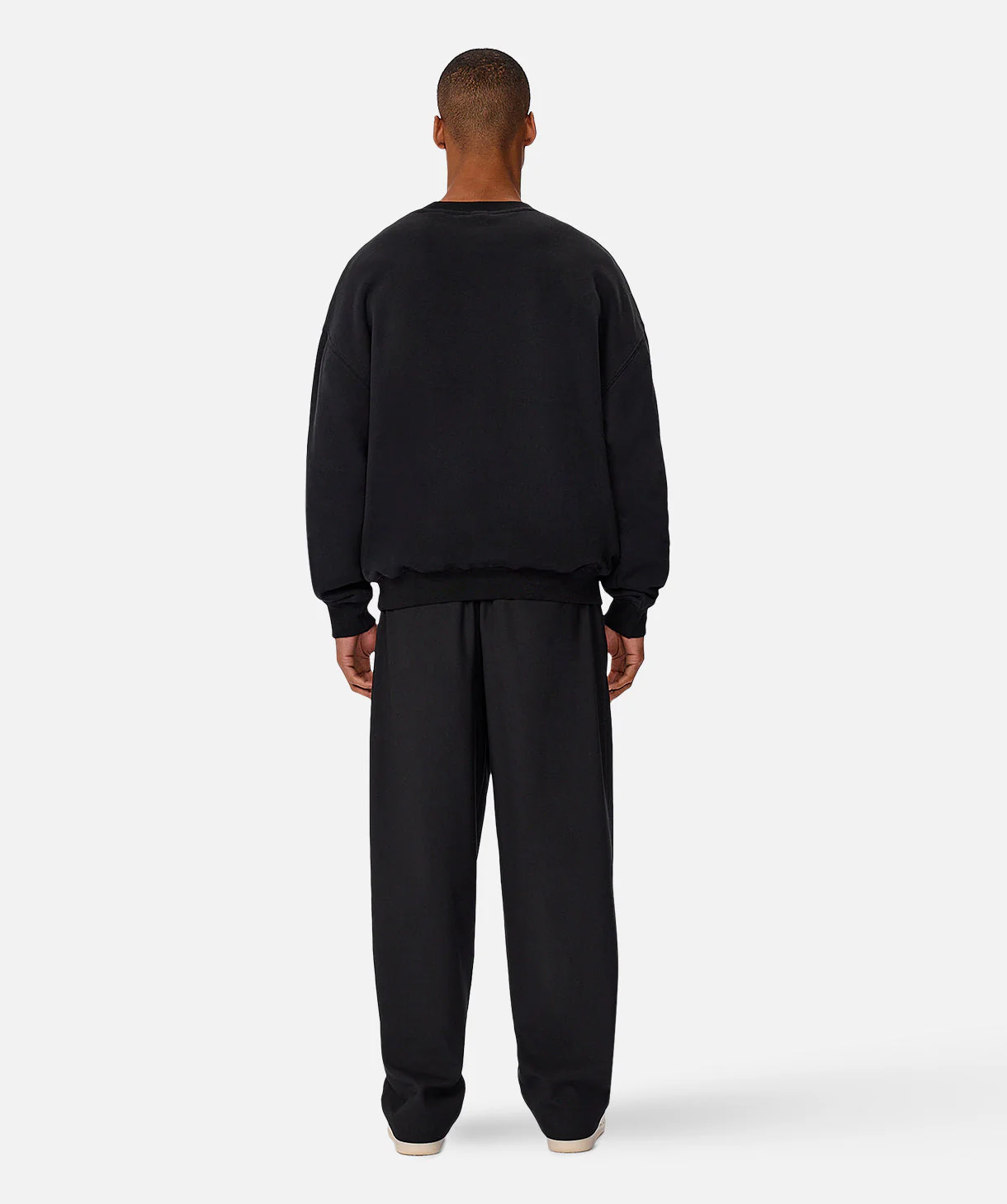 The Del Sur Solid Sweat - Black