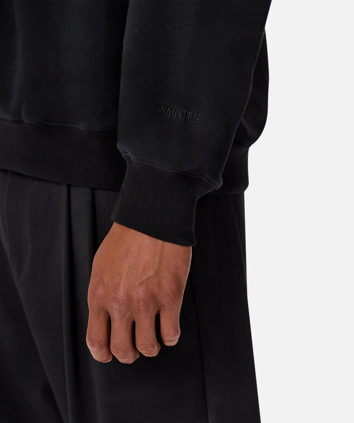 The Del Sur Solid Sweat - Black