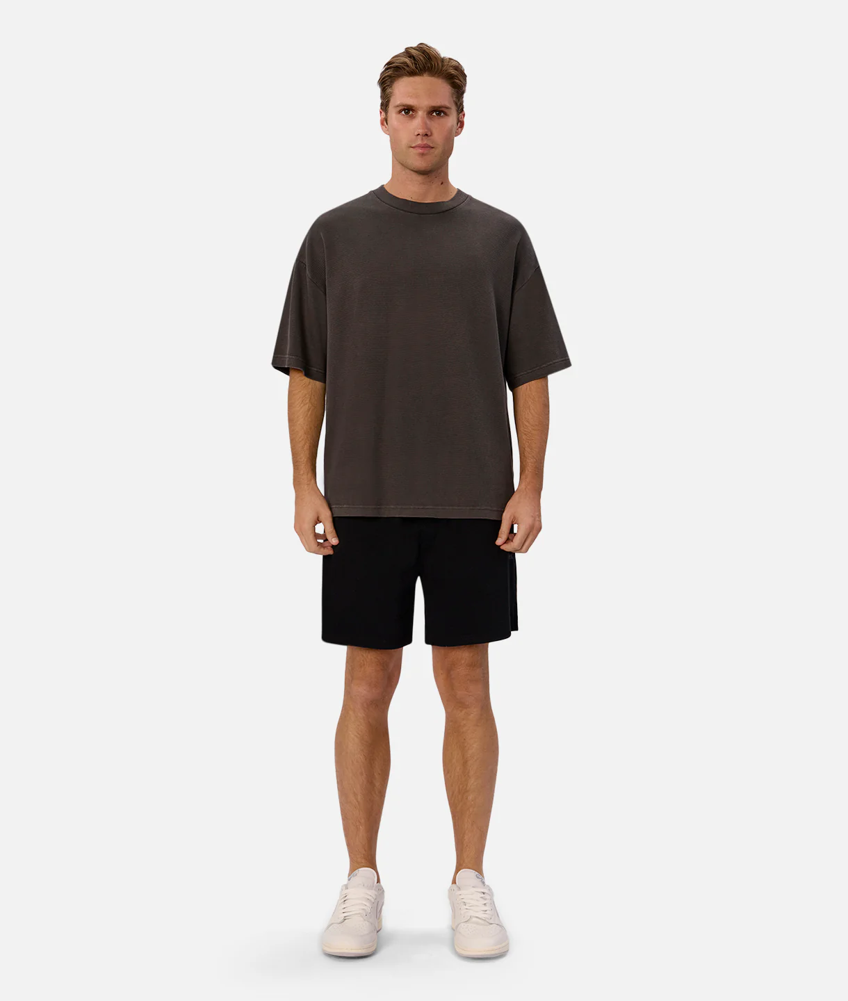 404-the-marlon-t-shirt-onyx-4.webp The Marlon T-Shirt - Onyx
