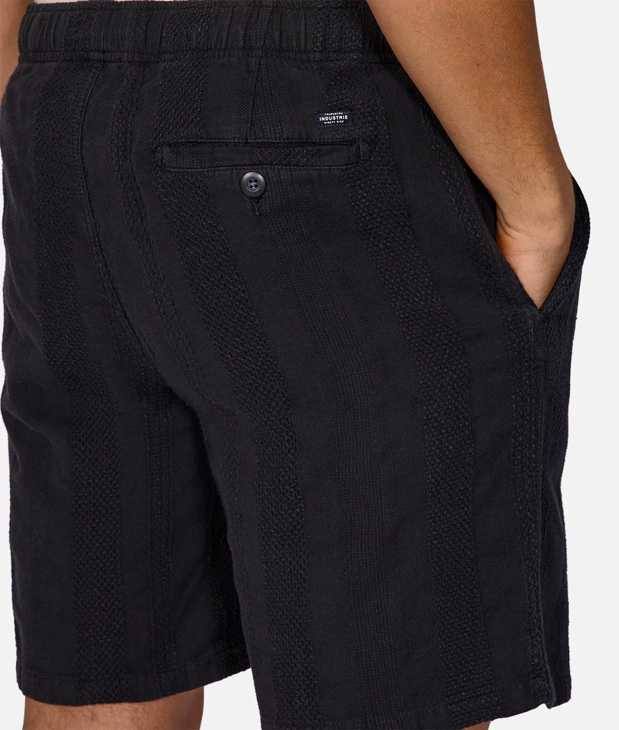 4592-the-washed-salamanca-linen-short-dark-navy-7.webp The Washed Salamanca Linen Short - Dark Navy